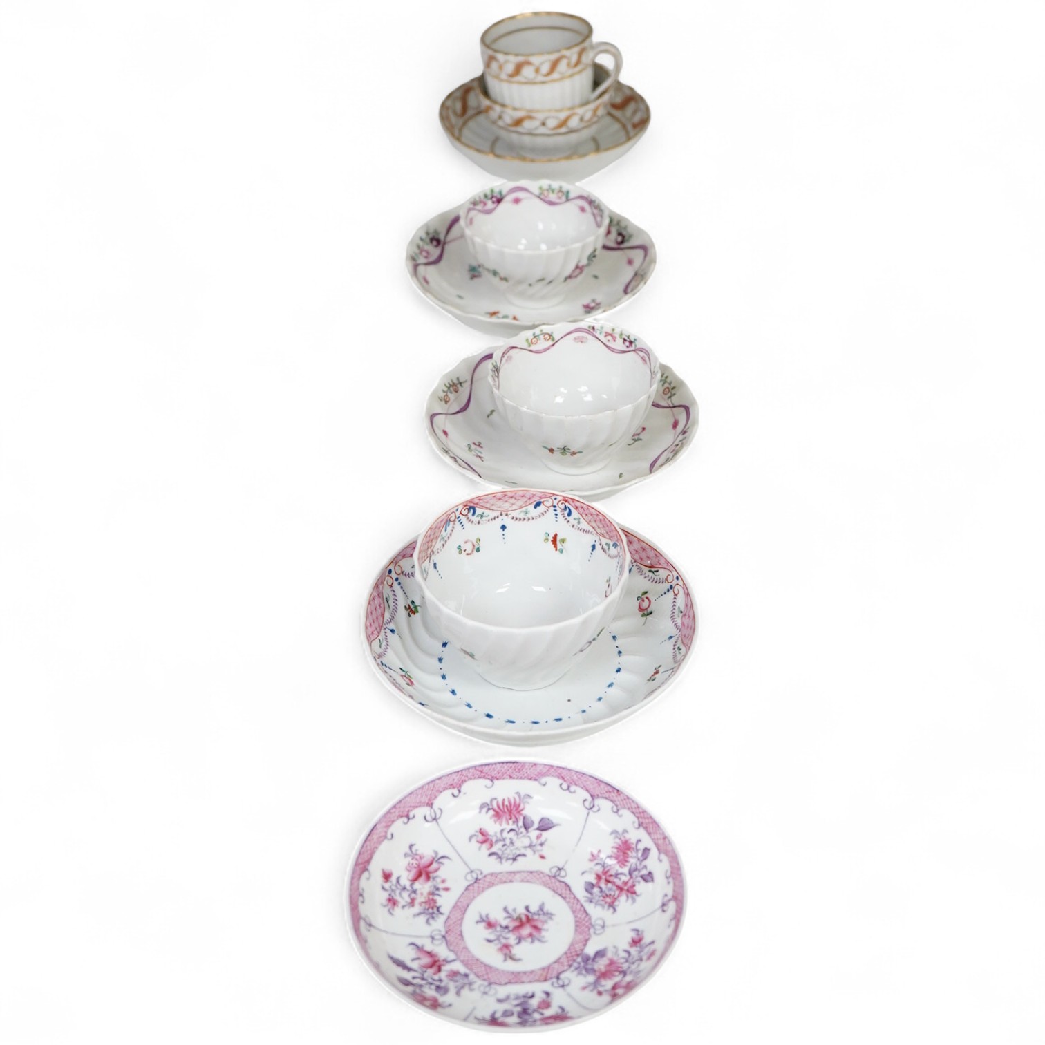 Nine pieces of 18th century New Hall, tea bowls and saucers etc